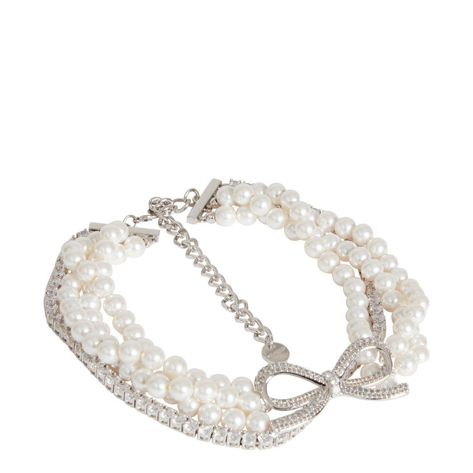 White pearl necklace