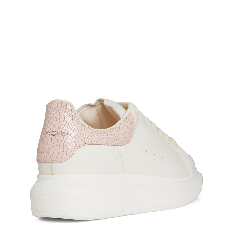 Sneakers oversize in pelle bianca e rosa 553770 WIACU9050 ALEXANDER MCQUEEN