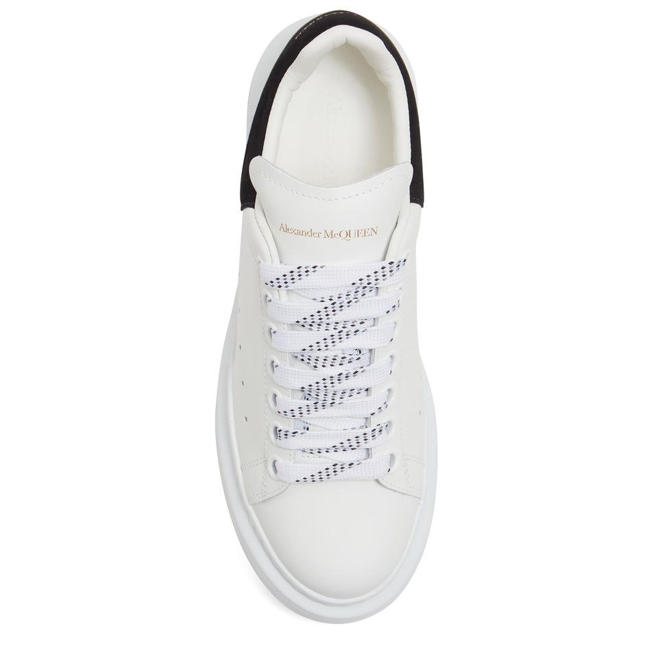 Sneakers oversize in pelle bianca e nera 553770 WHGP79061 ALEXANDER MCQUEEN