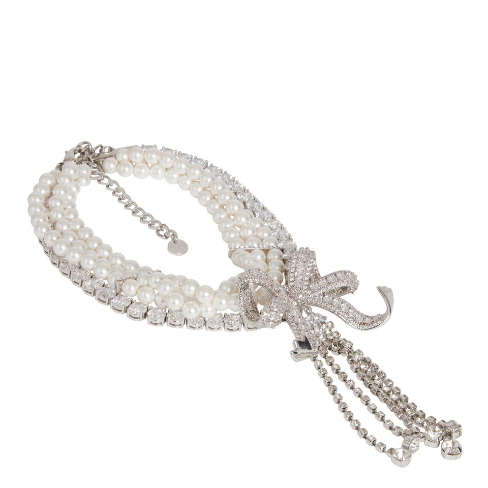 White pearl necklace