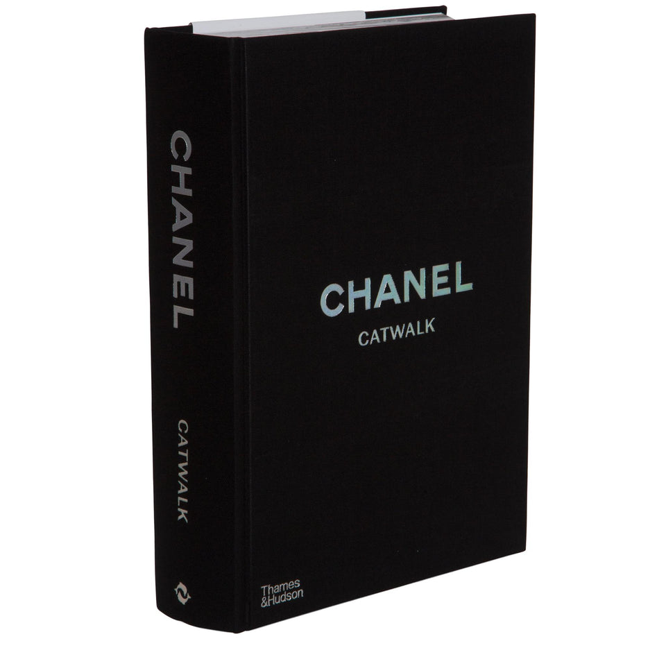 Libro ''Catwalk Chanel'' Thames & Hudson