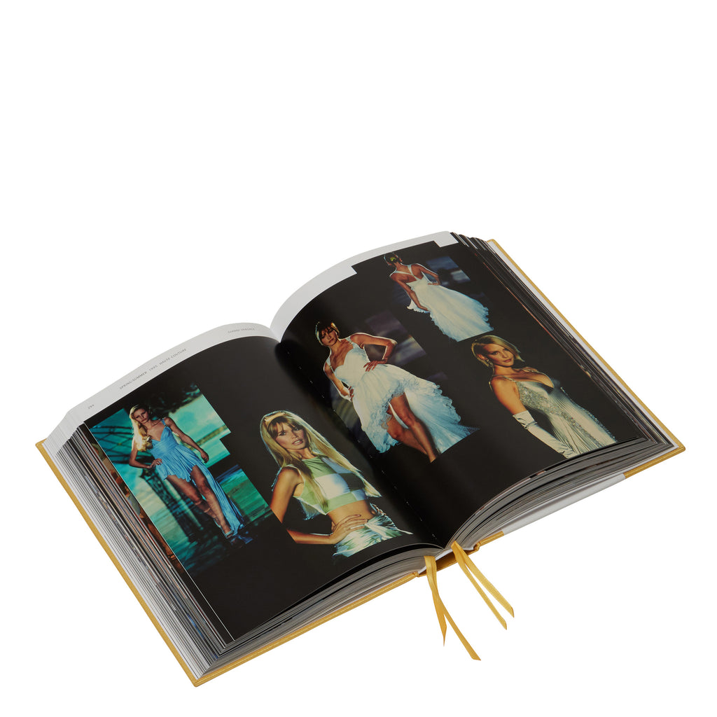 Book ''Versace Catwalk'' Thames & Hudson – GIO MORETTI