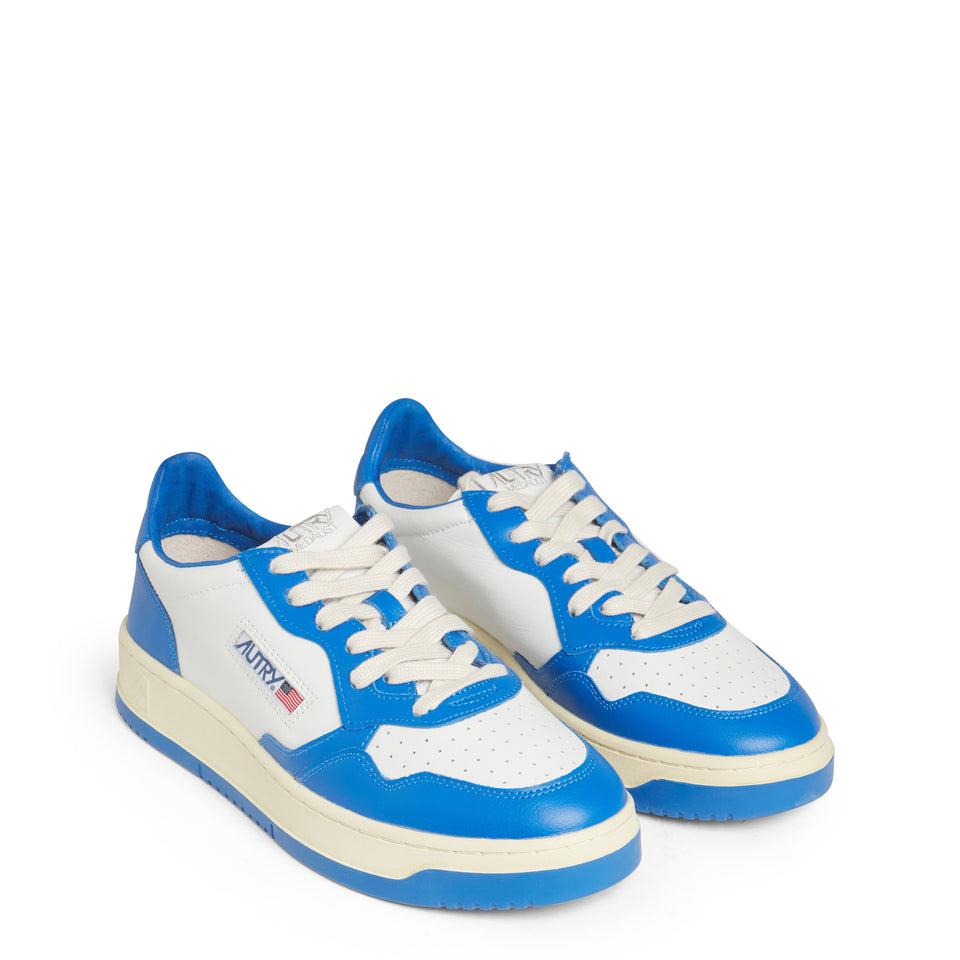 Senakers ''Medalist Low'' in pelle bianca e blu