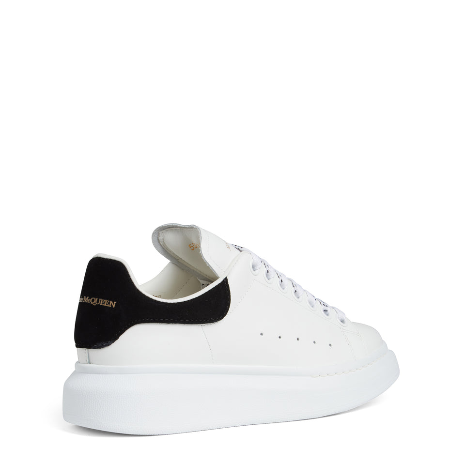 Oversized sneakers in black and white leather