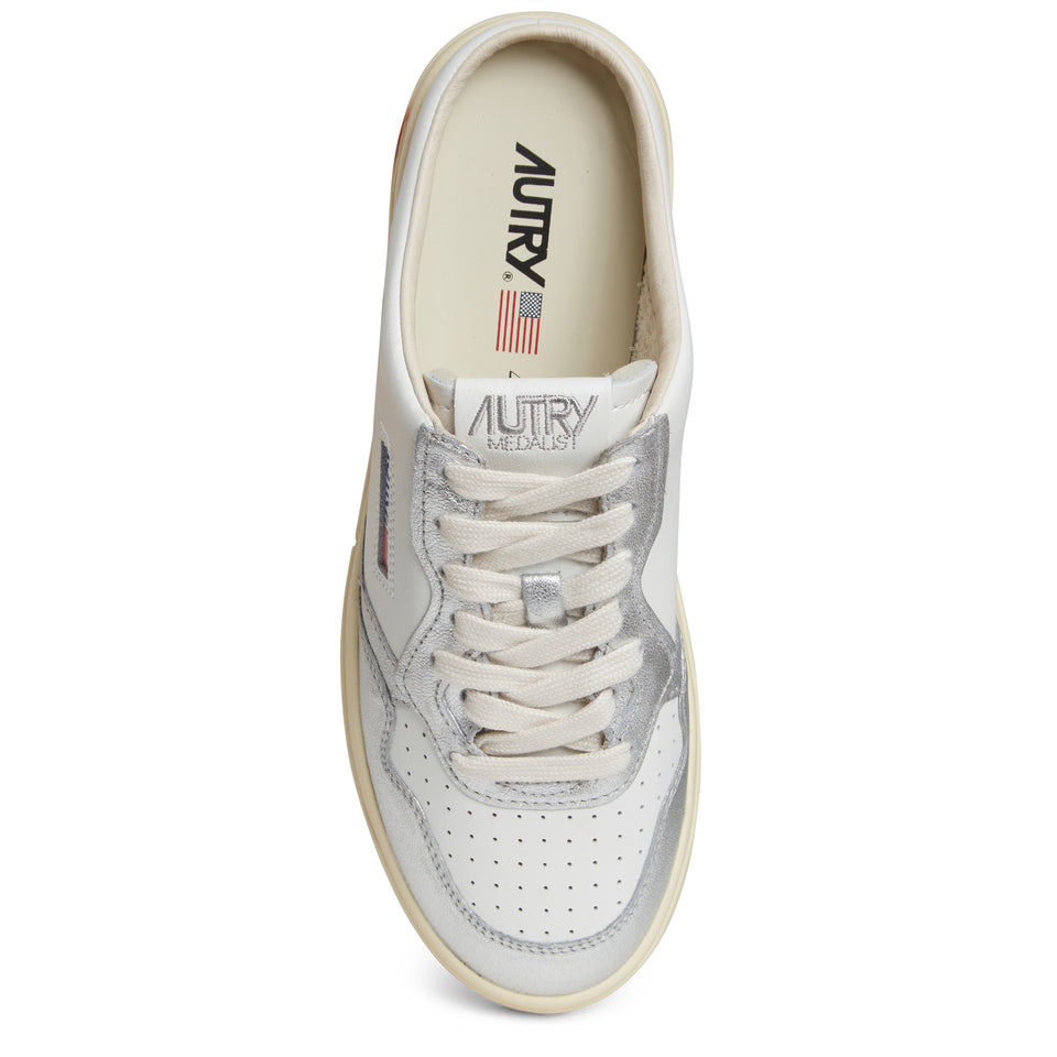 ''Medalist Low'' mule sneakers in white and silver leather
