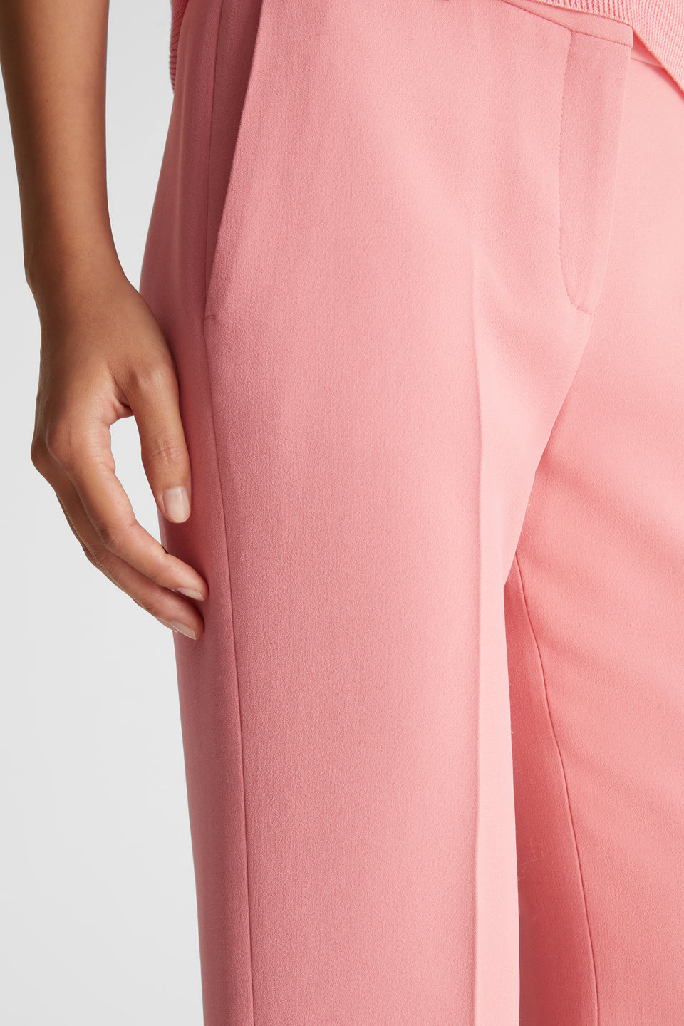 Pantalone sartoriale in tessuto rosa