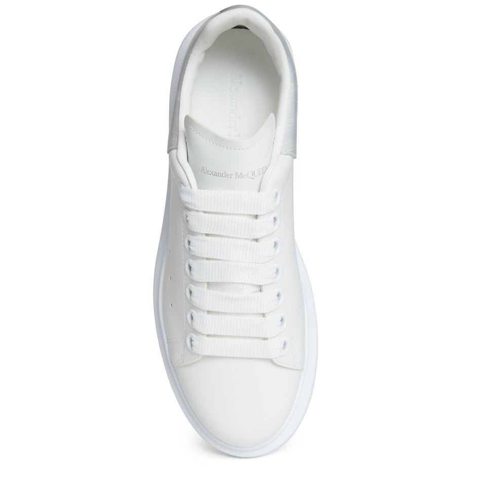 Sneakers oversize in pelle bianca e argento