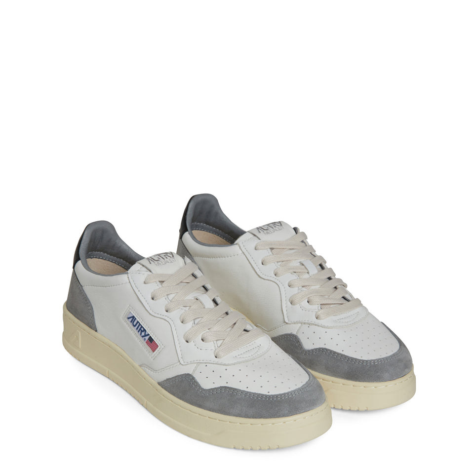 Sneakers "Medalist low" in suede bianca e grigia