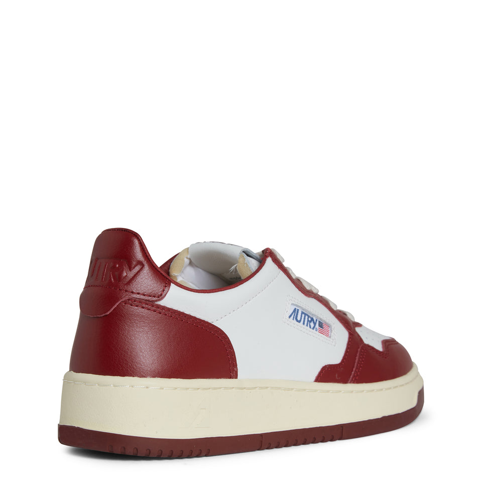 Sneakers ''Medalist Low'' in pelle bianca e rossa