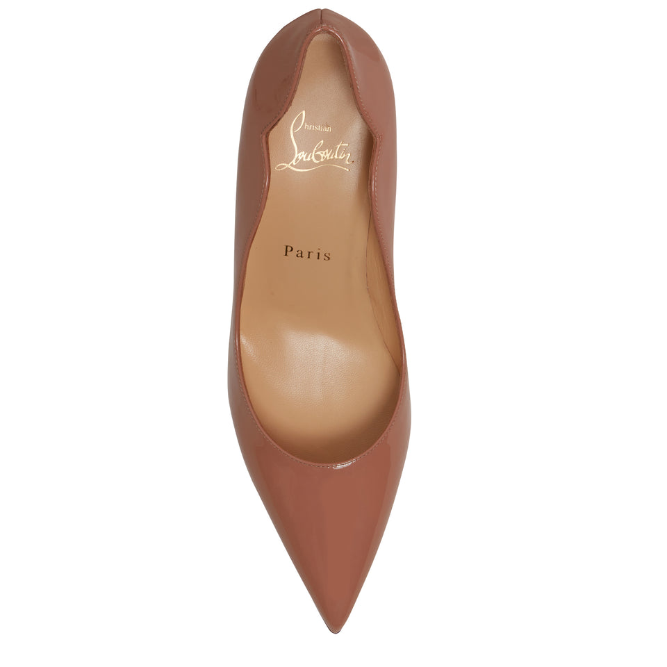 "Hot Chick 70" décolleté in beige patent leather