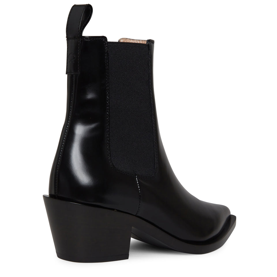 "Wylie" ankle boot in black leather