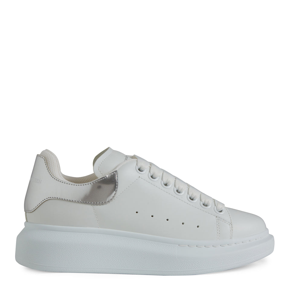 Sneakers oversize in pelle bianca e argento