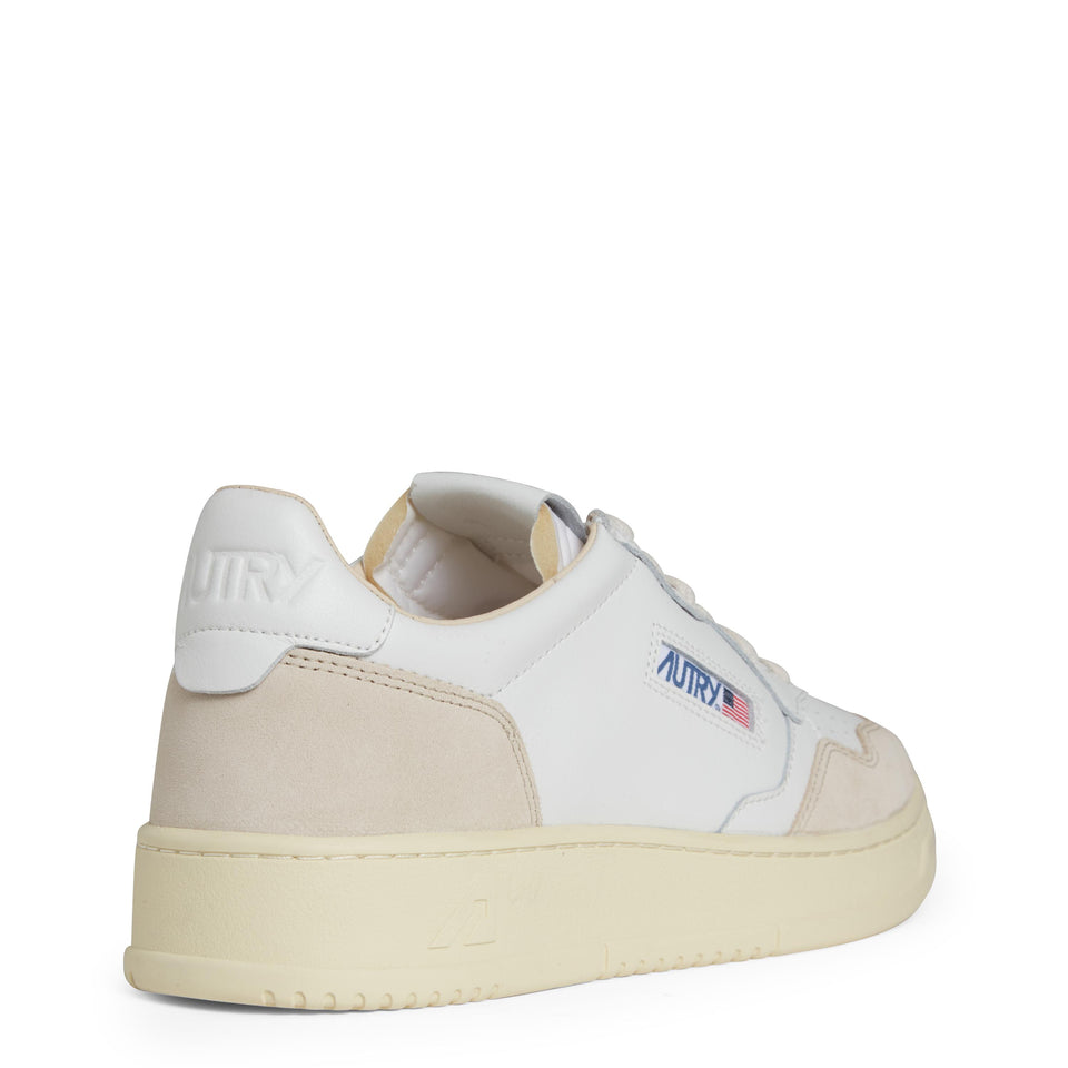 Senakers ''Medalist Low'' in pelle bianca AULM-LS33 WHITE AUTRY 