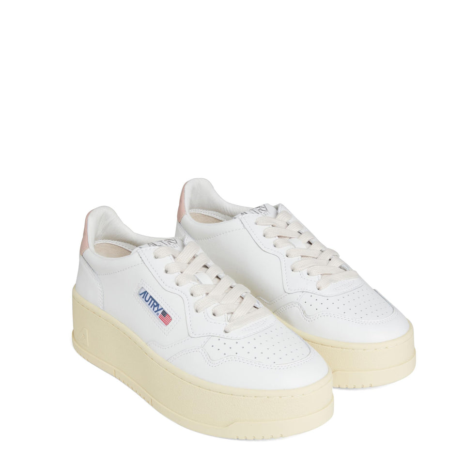 Sneakers ''Platform Low'' in pelle bianca e rosa PTLW-LL80 WHT/POWDER AUTRY 