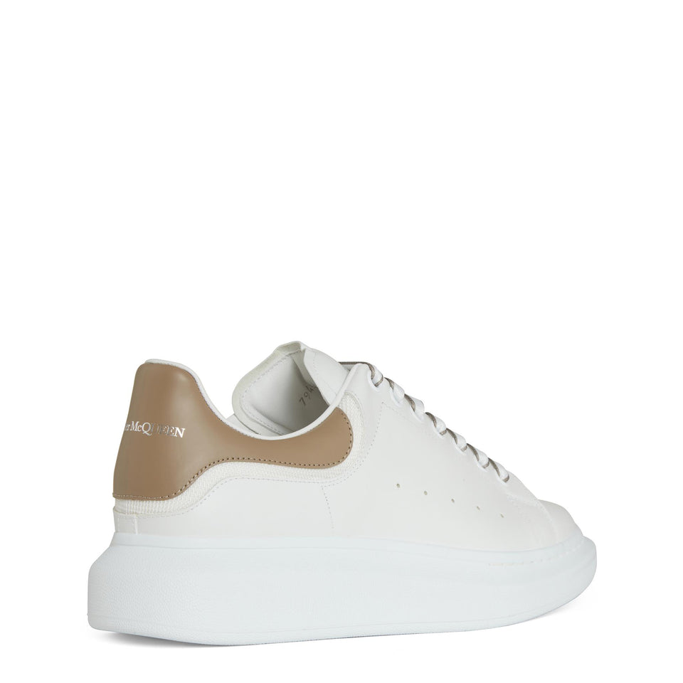 Sneakers oversize in pelle bianca e verde 794506 WIEEX9042 ALEXANDER MCQUEEN 