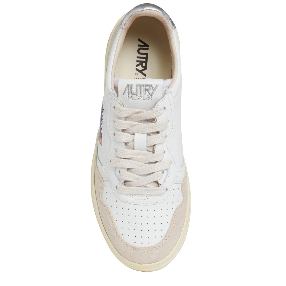 Sneakers ''Medalist Low'' in pelle bianca AULW-LS74 WHT/SILVER AUTRY 