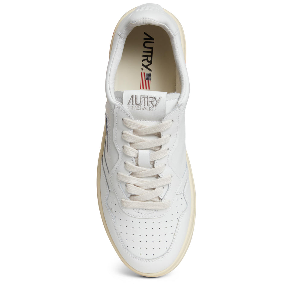 Sneakers " Medalist low" in pelle bianca AULM-LL15 WHT/WHT AUTRY 