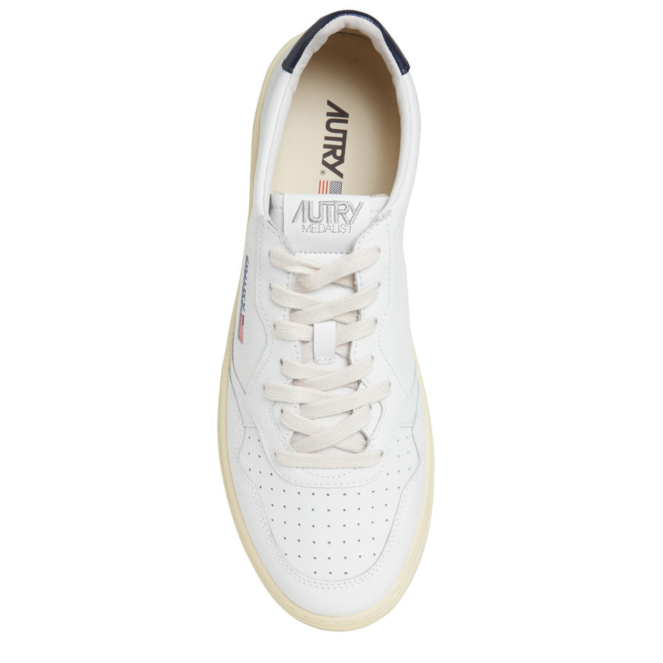 Sneakers ''Medalist Low'' in pelle bianca AULM-LL12 WHT/SPACE AUTRY 