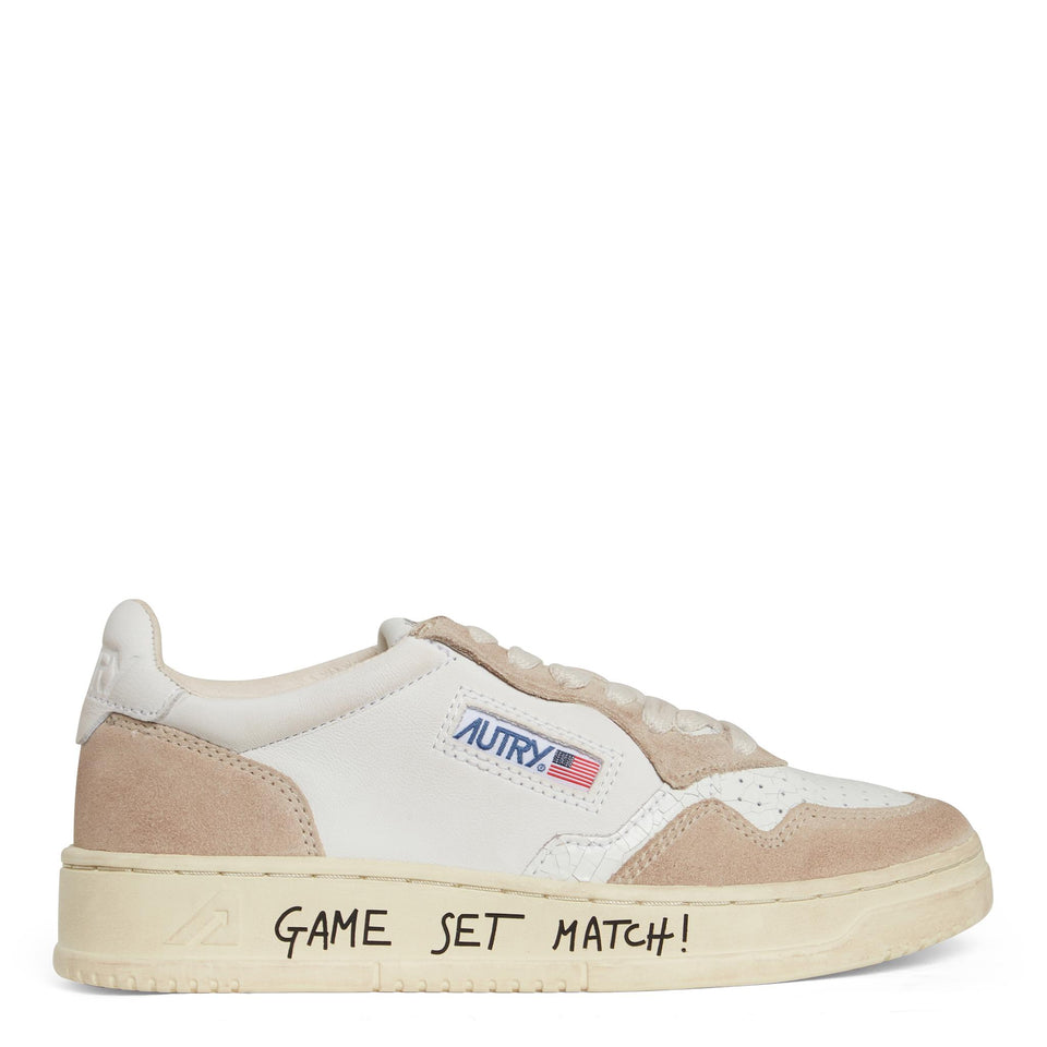 Sneakers ''Medalist Low'' in pelle bianca e beige AULW WC06WHT AUTRY 