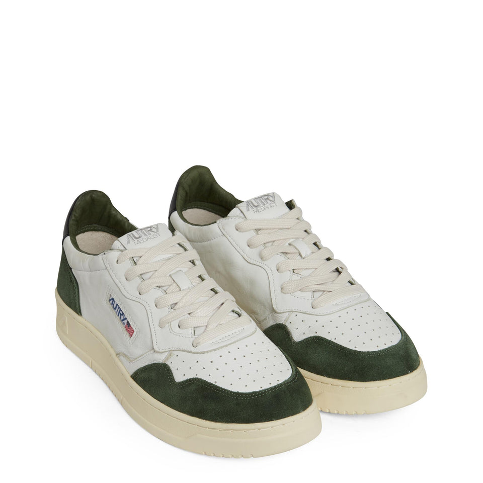 Sneakers "Medalist low" in suede bianca e verde AULM GS22MIL/BLACK AUTRY 