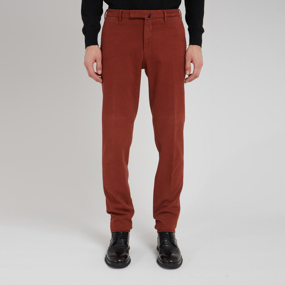 Pantalone slim in cotone marrone