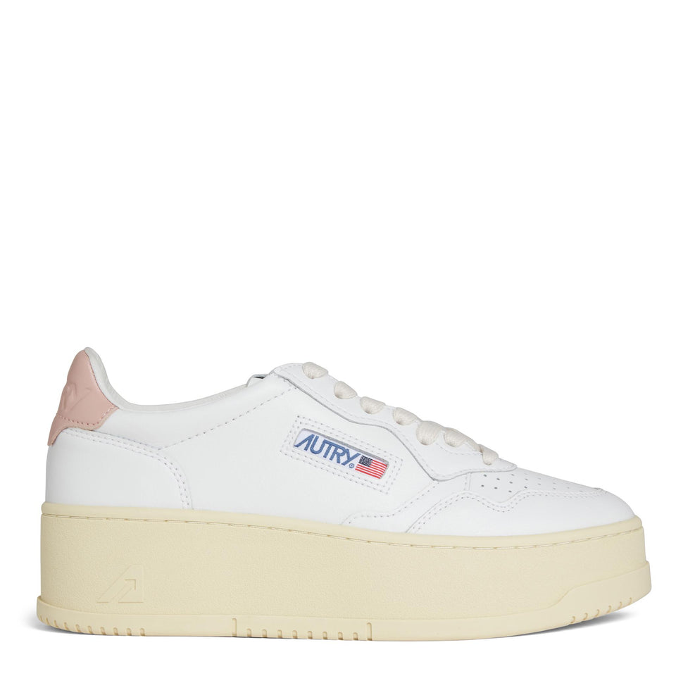 Sneakers ''Platform Low'' in pelle bianca e rosa PTLW-LL80 WHT/POWDER AUTRY 