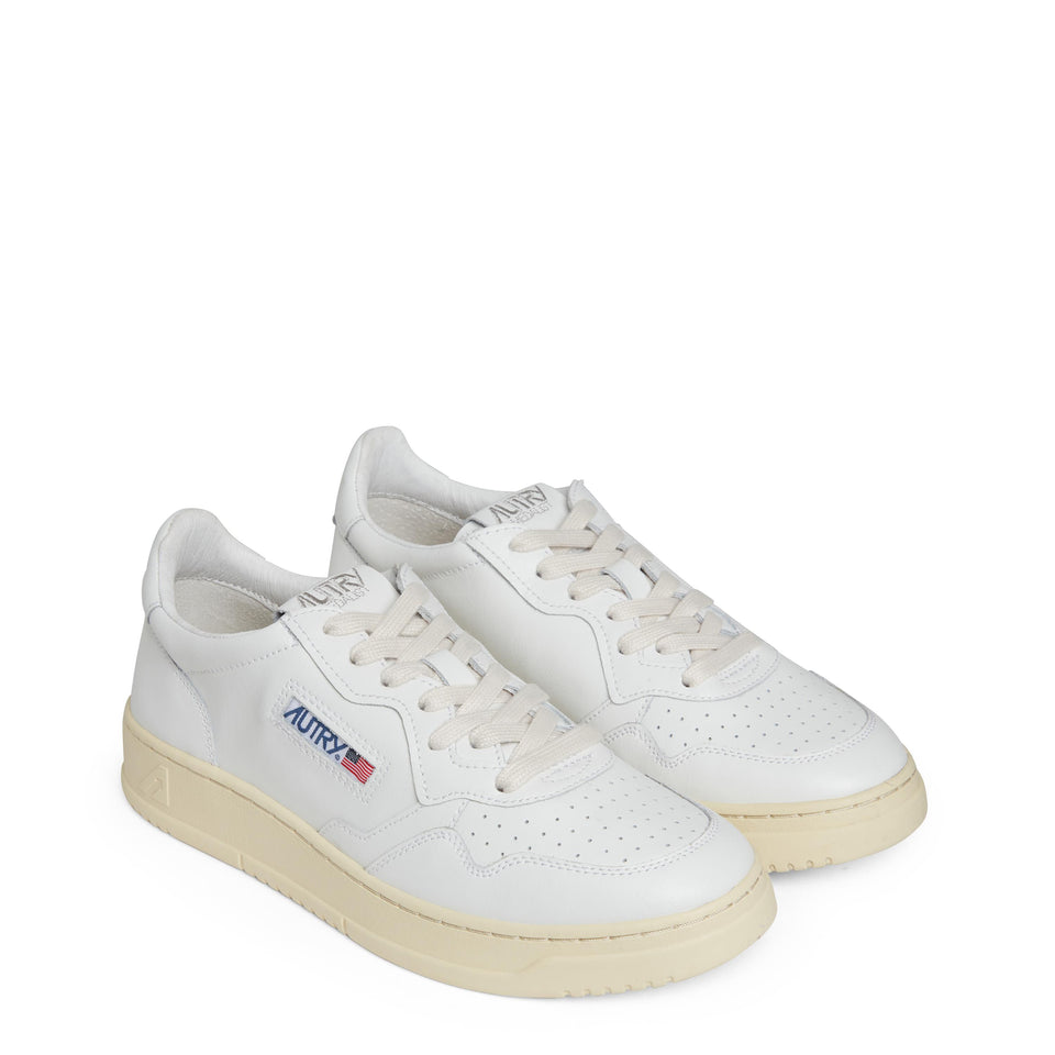 Sneakers " Medalist low" in pelle bianca AULM-LL15 WHT/WHT AUTRY 