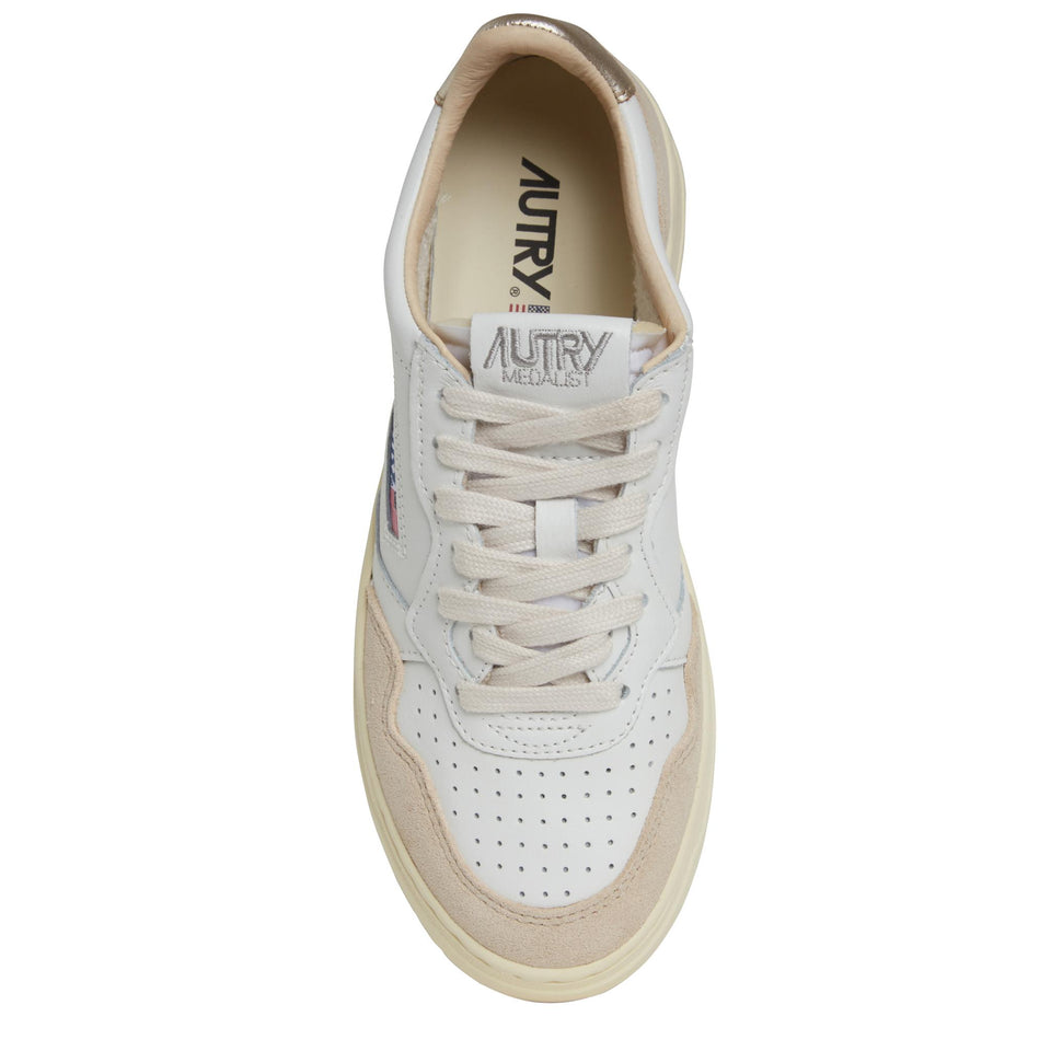 Sneakers ''Medalist Low'' in pelle bianca AULW LS75WHT/GOLD AUTRY 