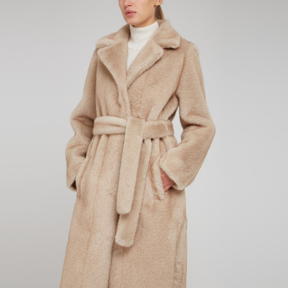 Cappotto in eco pelliccia beige