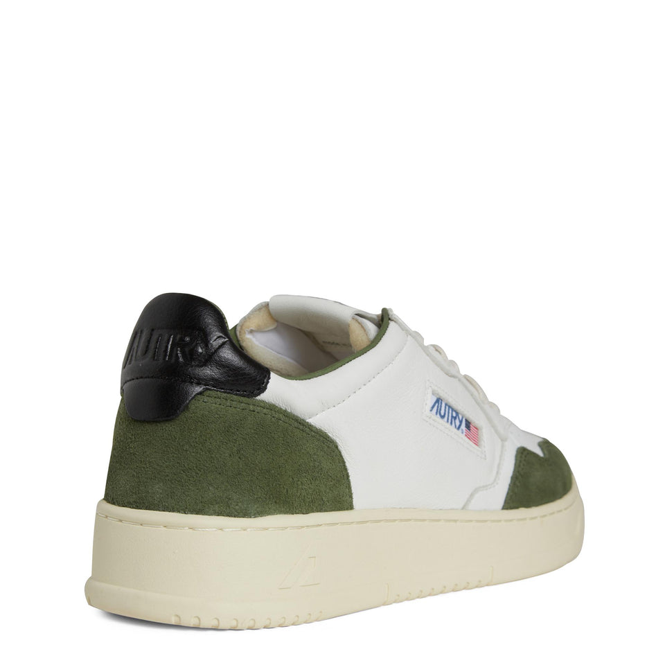 Sneakers "Medalist low" in suede bianca e verde AULM GS22MIL/BLACK AUTRY 