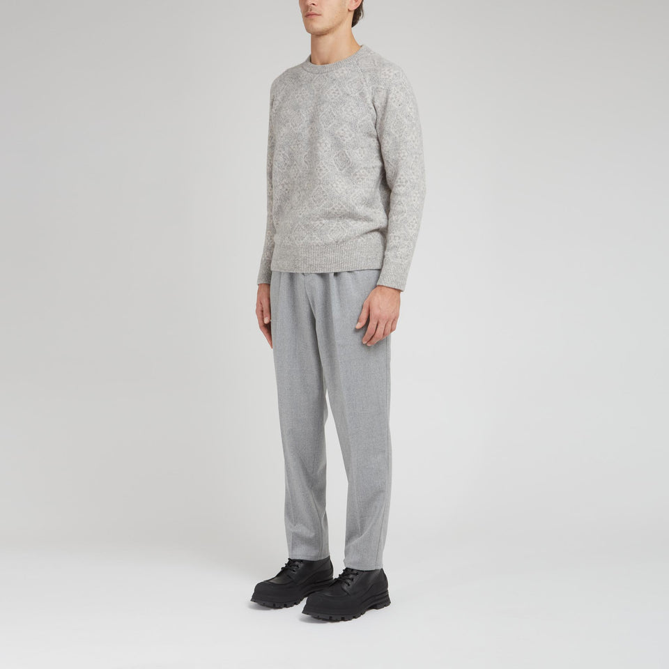 Maglia in lana grigia