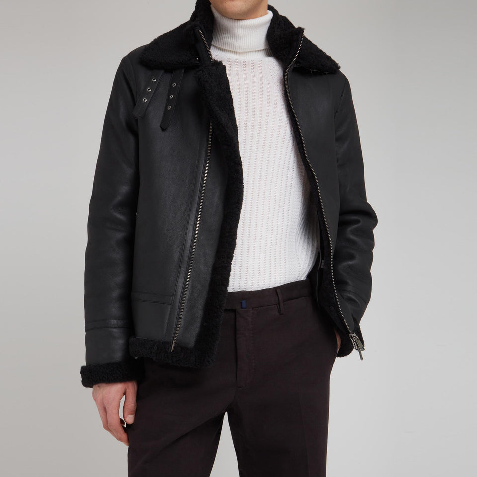 Montone in pelle nero