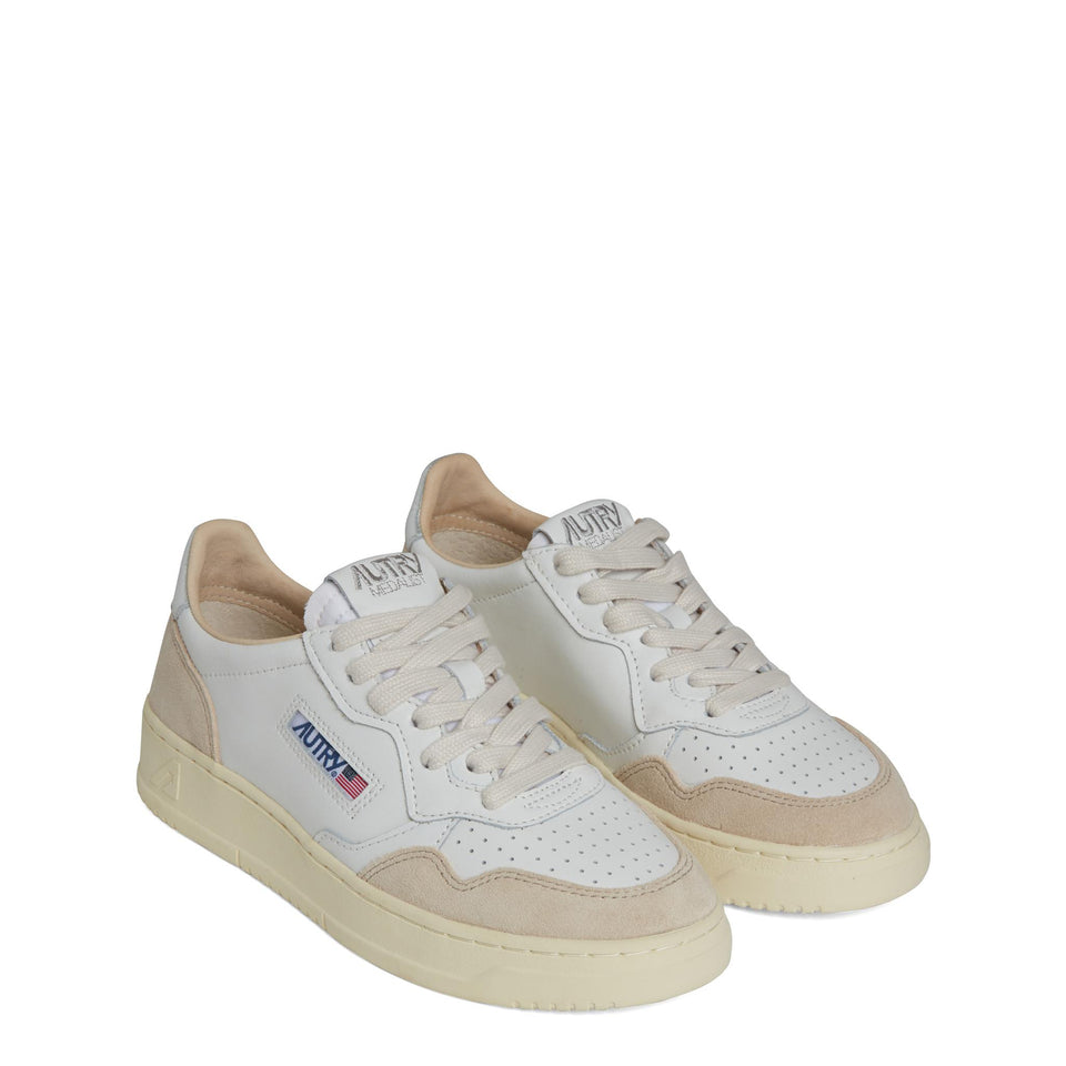 Sneakers ''Medalist Low'' in pelle bianca AULW LS74WHT/SILVER AUTRY 