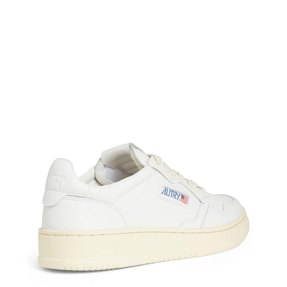 Senakers ''Medalist Low'' in pelle bianca AUM LL15WHTWHT AUTRY 