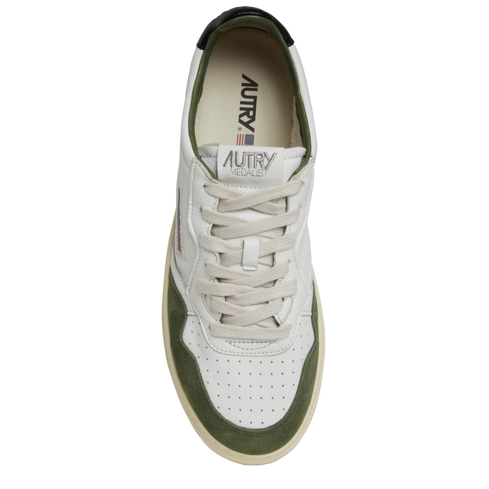 Sneakers "Medalist low" in suede bianca e verde AULM GS22MIL/BLACK AUTRY 