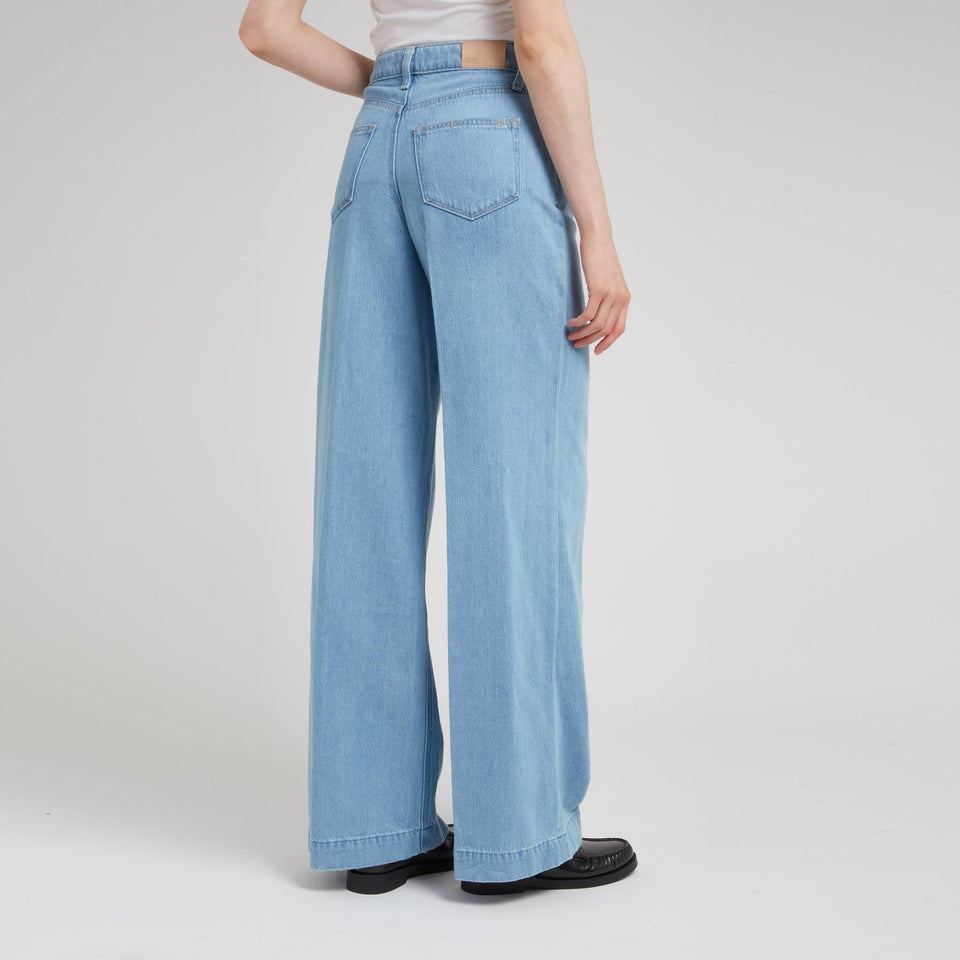 Jeans svasato "Harper" in denim azzurro