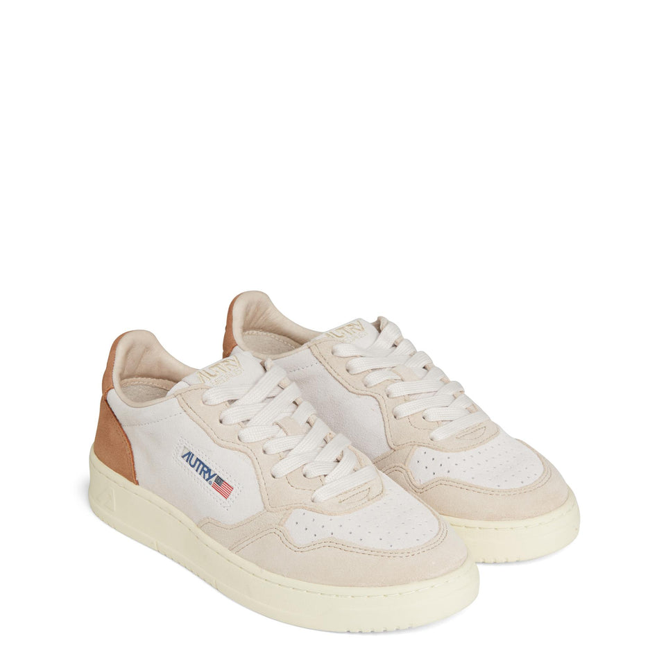 Sneakers ''Medalist Low'' in pelle bianca e marrone AULW-TS01 CND/CIGAR AUTRY 
