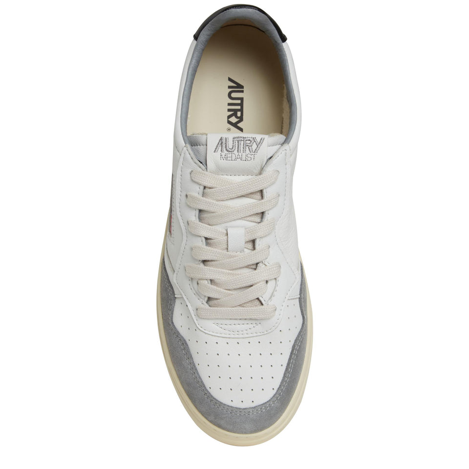 Sneakers "Medalist low" in suede bianca e grigia AULM GS23GREY/BLACK AUTRY 