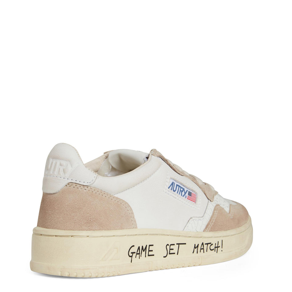 Sneakers ''Medalist Low'' in pelle bianca e beige AULW WC06WHT AUTRY 