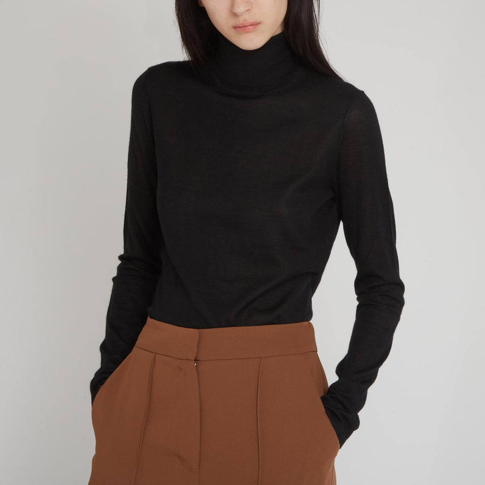 Maglia in lana nera