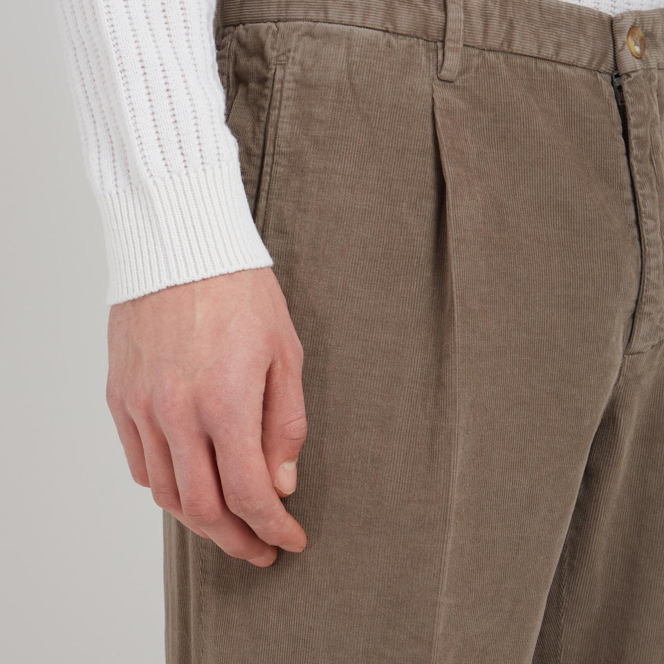 Brown velvet corduroy trousers