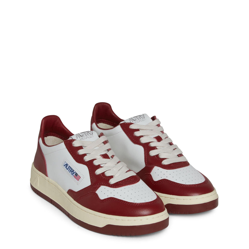 Sneakers ''Medalist Low'' in pelle bianca e rossa AULM WB35WHT/SYRAH AUTRY 