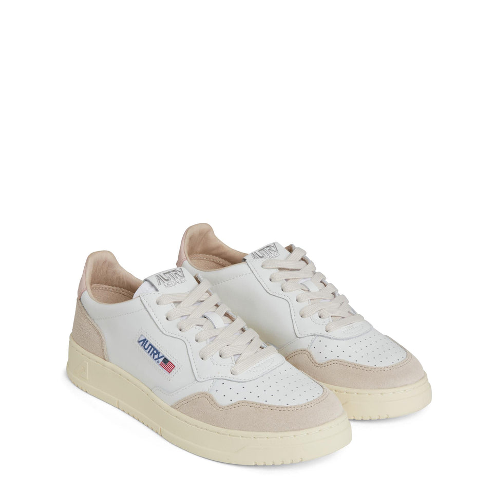 Sneakers ''Medalist Low'' in pelle bianca e rosa AULW-LS37 WHT/POW AUTRY 