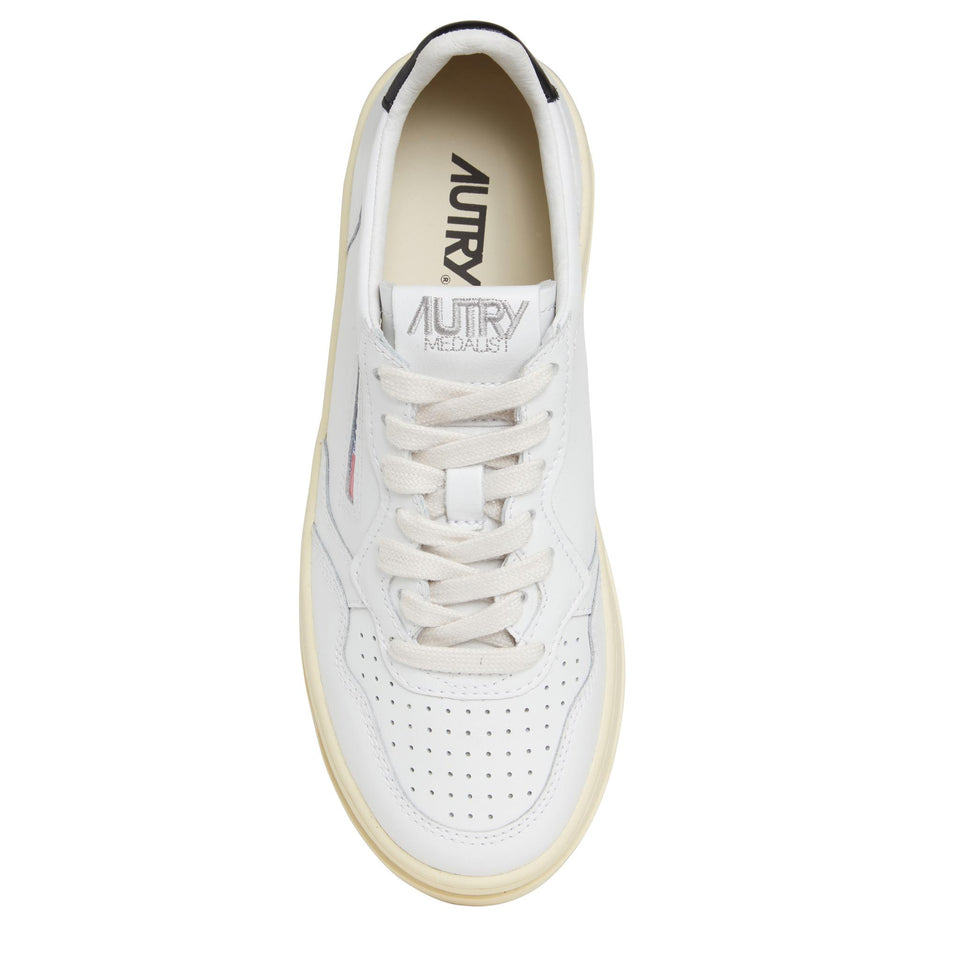 Sneakers ''Platform Low'' in pelle bianche PTLW-LL22 WHT/BLK AUTRY 