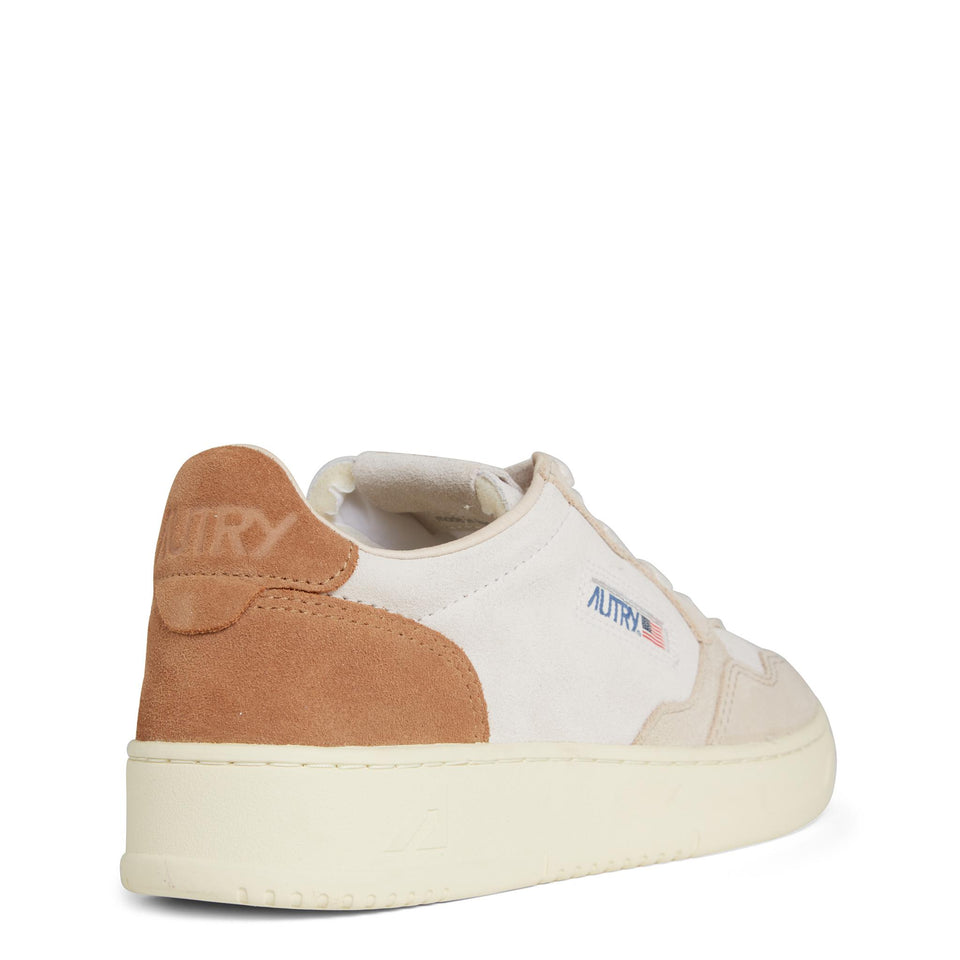 Sneakers ''Medalist Low'' in pelle bianca e marrone AULW-TS01 CND/CIGAR AUTRY 