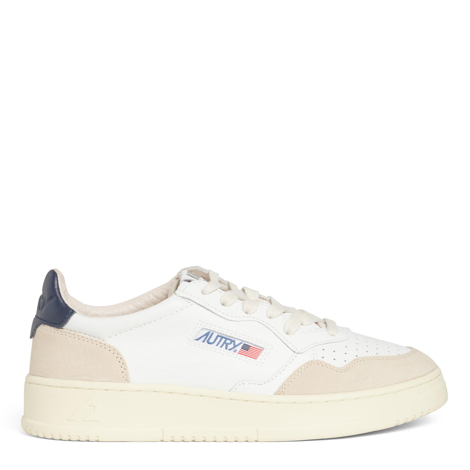 Senakers ''Medalist Low'' in pelle bianca e blu AULM LS28WHT/BLUE AUTRY 