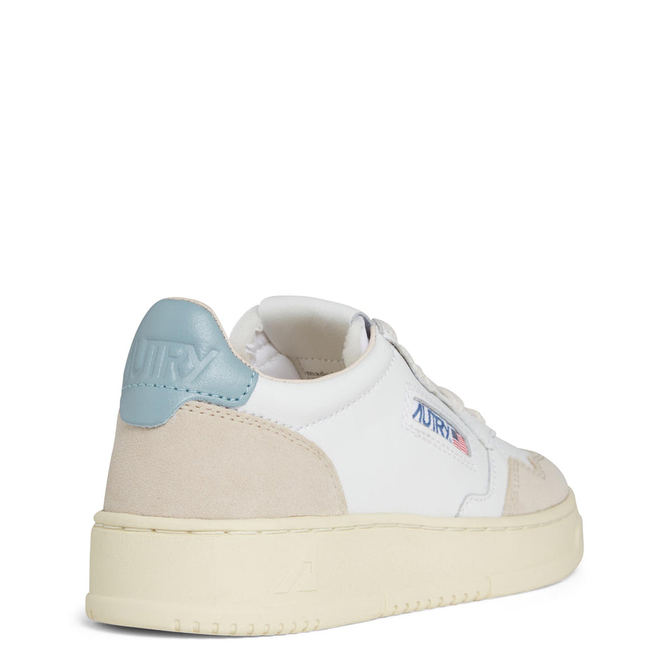 Sneakers ''Medalist Low'' in pelle bianca AULW-LS79 WHT/SLVBLUE AUTRY 