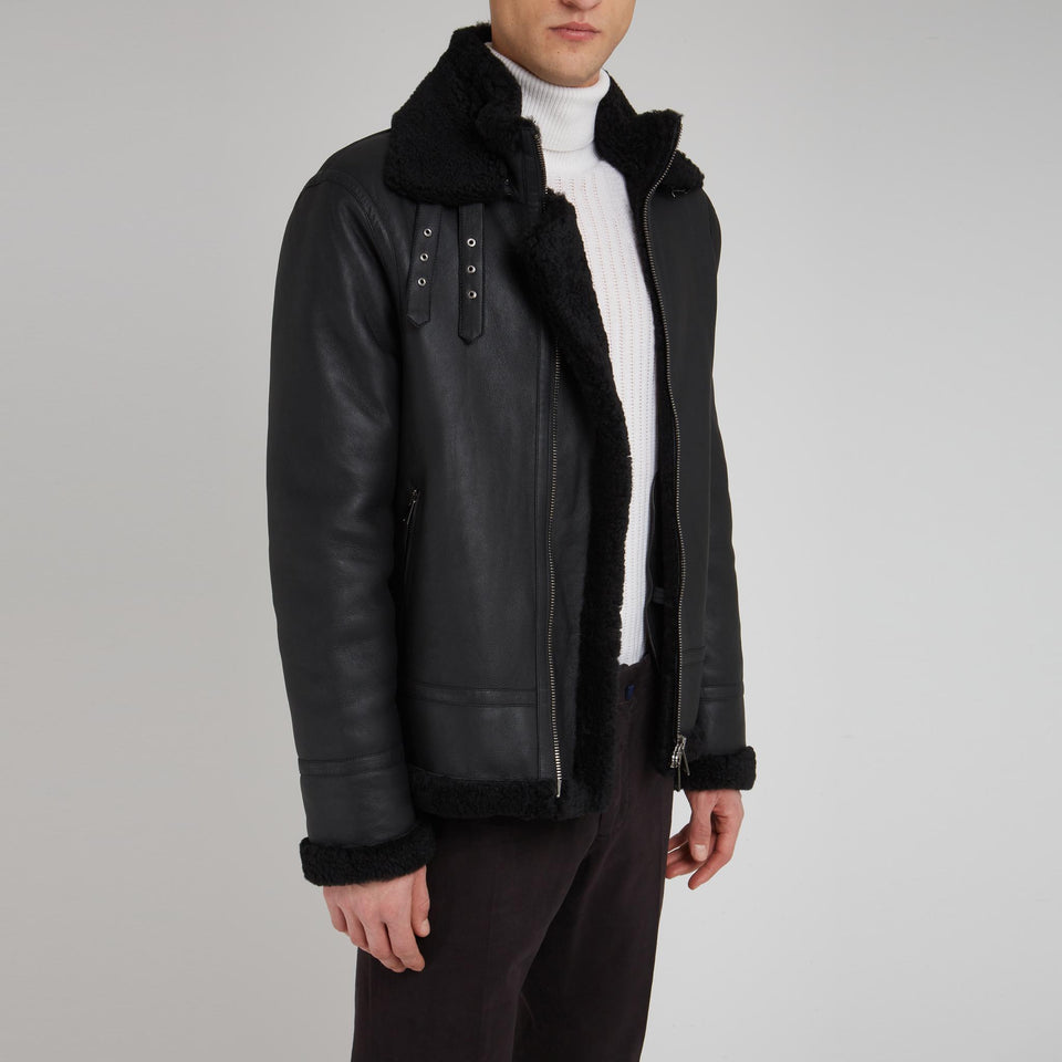 Montone in pelle nero