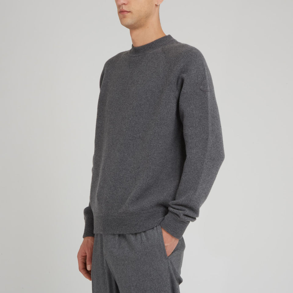 Maglia in lana grigia