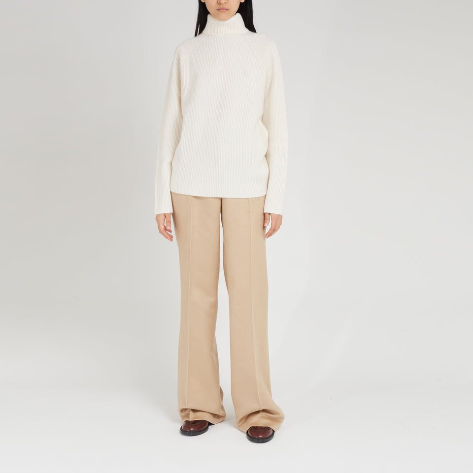 "Wigman" turtleneck in ivory cashmere